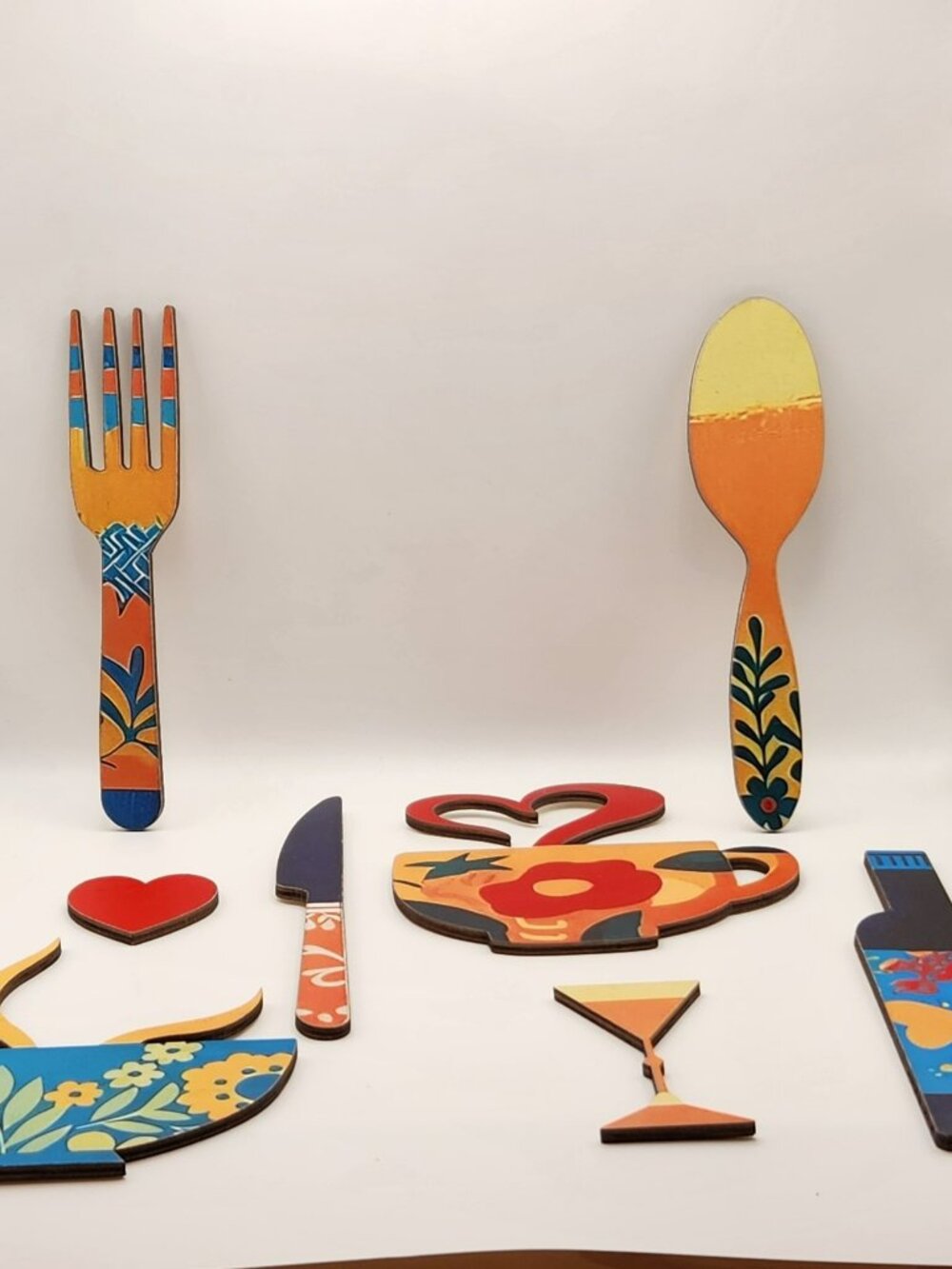 Eight piece set wooden decorative dining kitchen floral design NEW